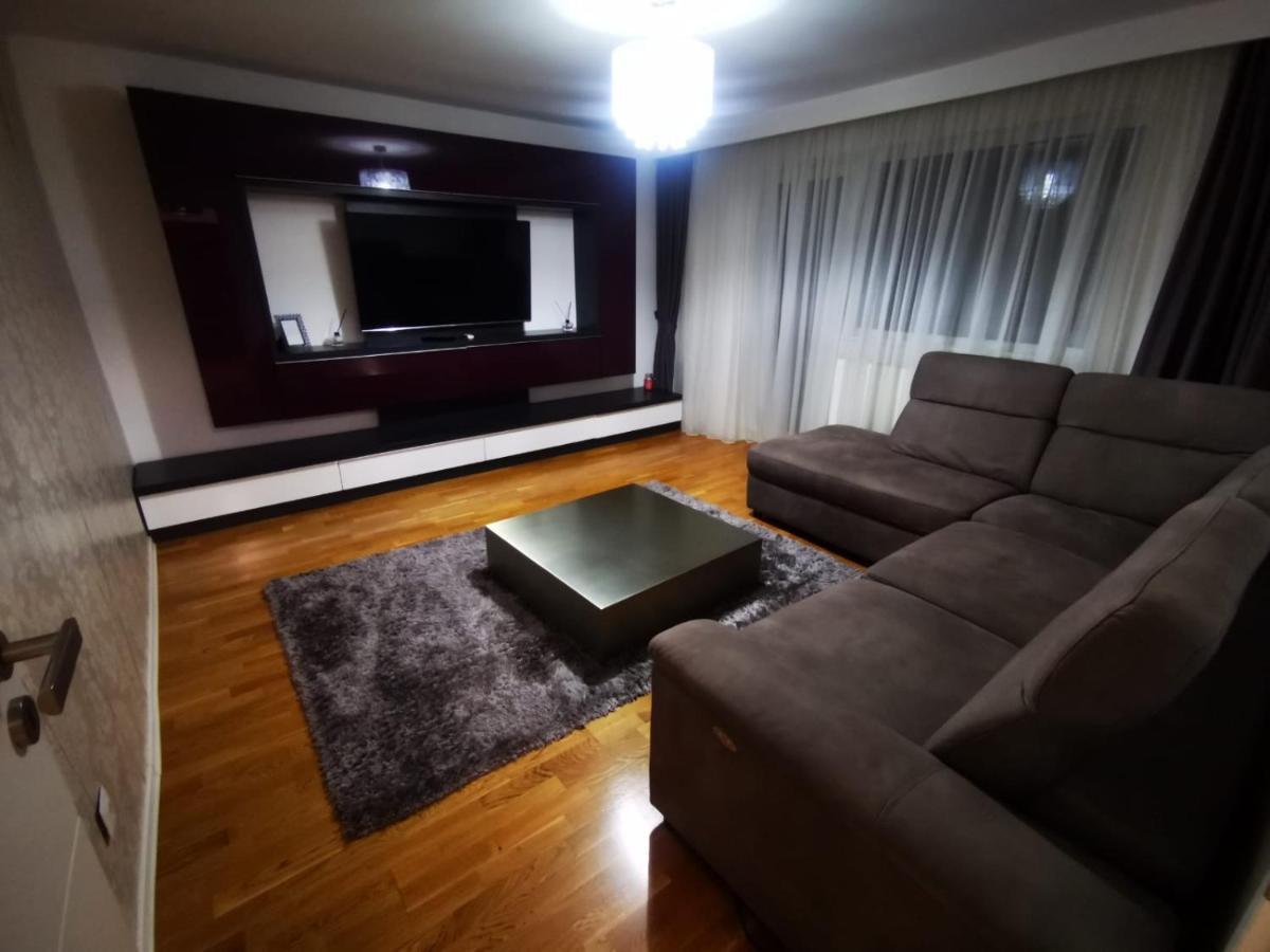 Luxury Apartment. 10 Minutes Taxi Ride To Center Timişoara Eksteriør billede