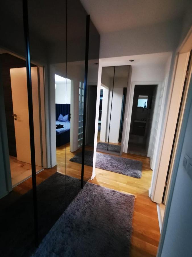 Luxury Apartment. 10 Minutes Taxi Ride To Center Timişoara Eksteriør billede